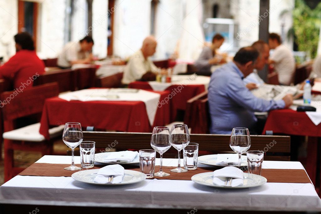 Restaurant table setting