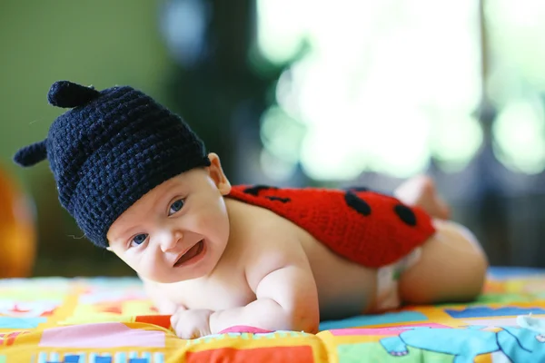 Bayi ceria di rumah — Stok Foto