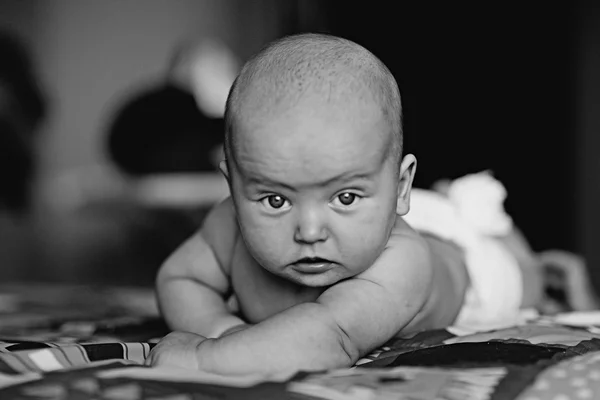 Bayi ceria di rumah — Stok Foto