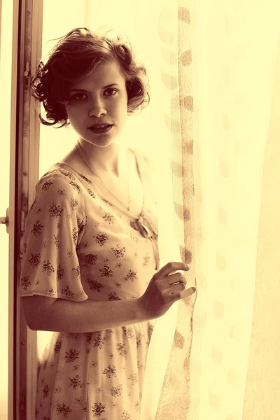 Vintage sépiový portrét dívky — Stock fotografie