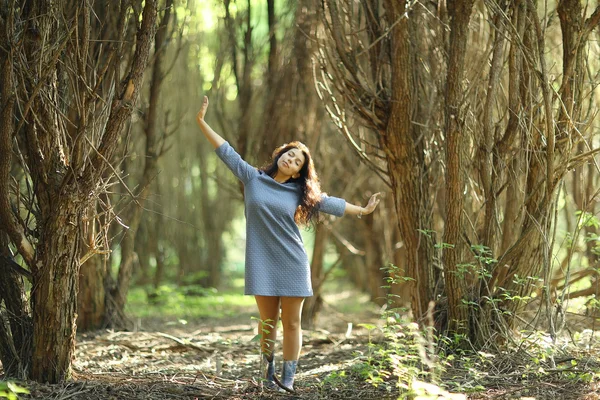 Woman in the summer forest — Stock Photo, Image