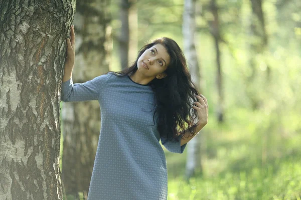 夏の森の女 — ストック写真