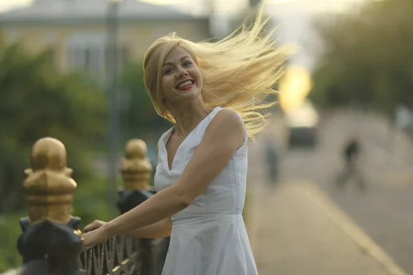 Young blonde woman — Stock Photo, Image