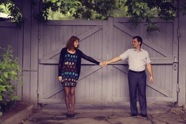 Homem e mulher casal na rua — Fotografia de Stock