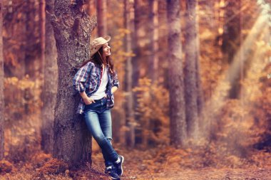 Ormandaki güzel kız