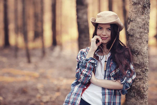 Menina adolescente na natureza — Fotografia de Stock