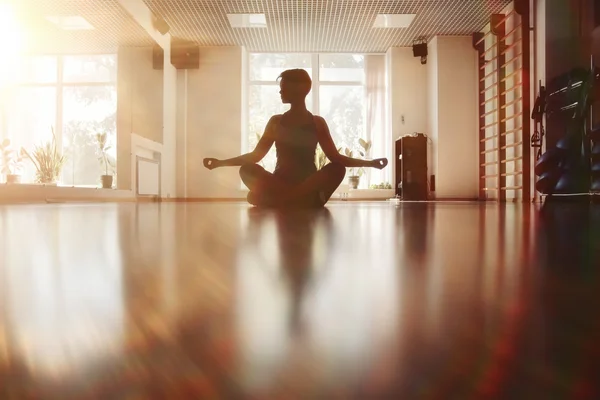 Girl gym workout yoga — Stock Photo, Image