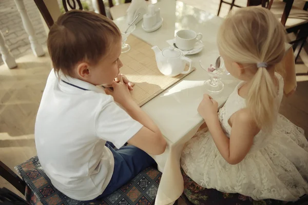 Love story children boy and girl love — стоковое фото