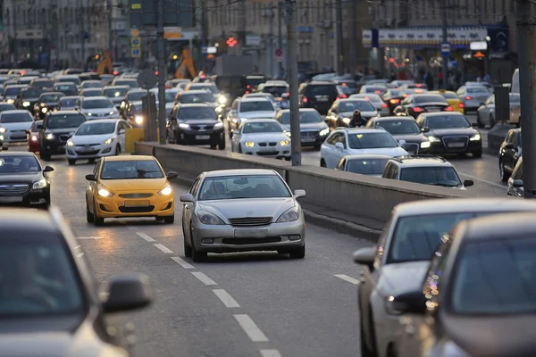 City road with vehicles — Stock Photo, Image