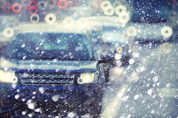 Nieve en el fondo de la ciudad — Foto de Stock