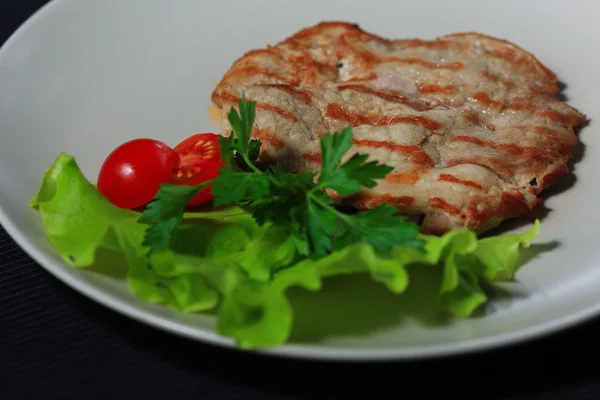 Daging disajikan di restoran — Stok Foto