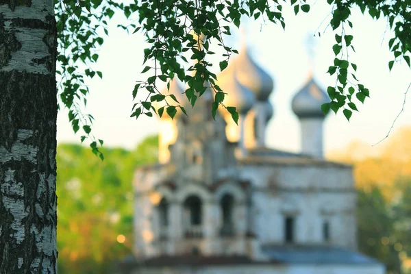 Church silhouesst in summer old russian town — Stock Photo, Image