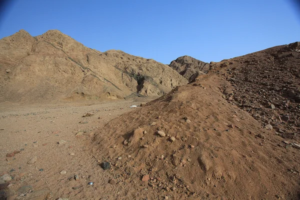 Röda bergen och klipporna i Egypten Sinai — Stockfoto