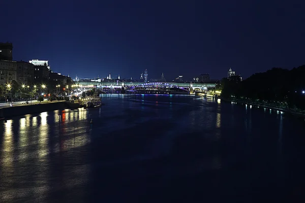 Paisaje nocturno en San Petersburgo — Foto de Stock