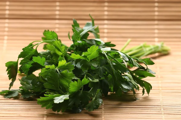 Grüner Salat beim Kochen — Stockfoto