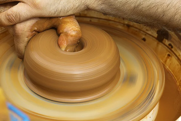 Potter making clay pot — Stock Photo, Image