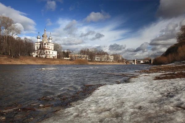 Church cathedral on river shore — Stock Photo, Image