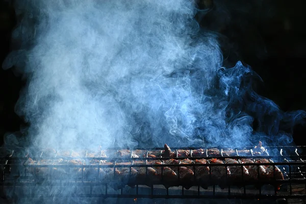 Koken gerookt barbecue — Stockfoto