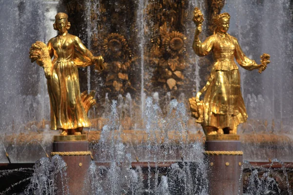 在莫斯科的喷泉雕塑 — 图库照片