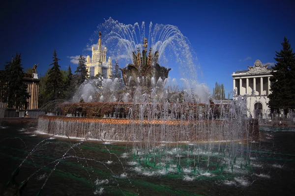 Fontenskulptur i Moskva – stockfoto