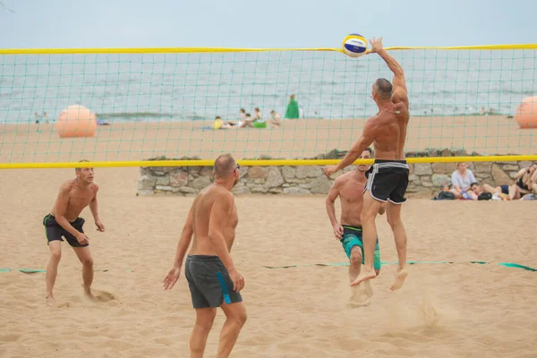 Saint Petersburg Rússia Julho 2021 Homens Jogam Vôlei Praia Solnechnoe — Fotografia de Stock