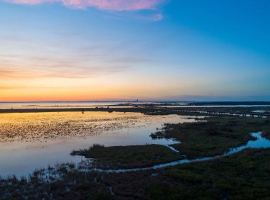 Mobile Körfezi, Alabama Kasım 2020 'de gün batımında