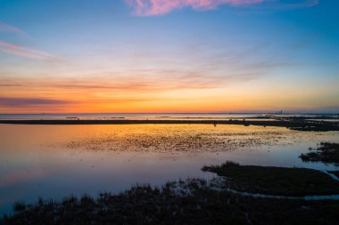 Mobile Körfezi, Alabama Kasım 2020 'de gün batımında