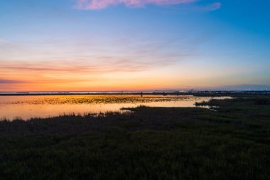 Mobile Körfezi, Alabama Kasım 2020 'de gün batımında