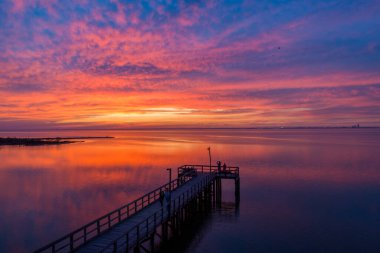 2020 Kasım 'ında Alabama Mobile Körfezi' ndeki iskele.