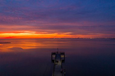 2020 Kasım 'ında Alabama Mobile Körfezi' ndeki iskele.