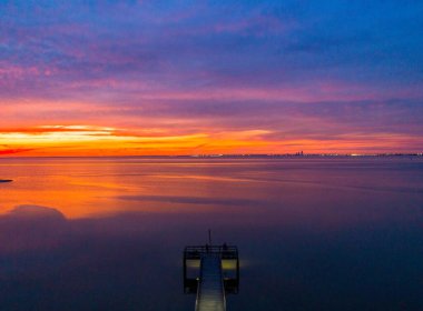 2020 Kasım 'ında Alabama Mobile Körfezi' ndeki iskele.