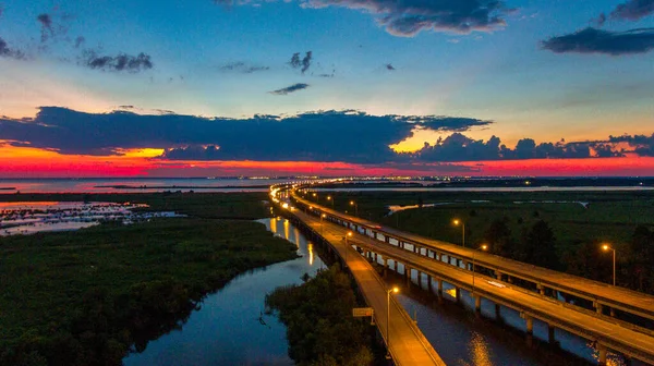 Vista Aérea Del Puente Interestatal Mobile Bay Alabama Atardecer —  Fotos de Stock