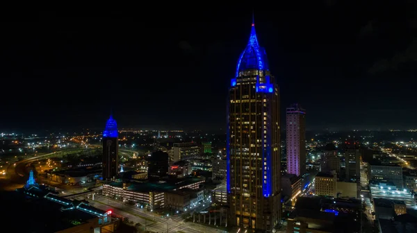 Downtown Mobile Alabama Skyline Aan Het Water Nachts — Stockfoto