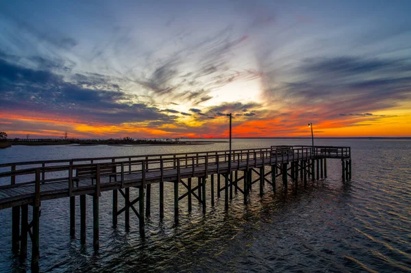 Bayfront Park Pier Mobile Bay Alabama Bei Sonnenuntergang Dezember 2020 — Stockfoto