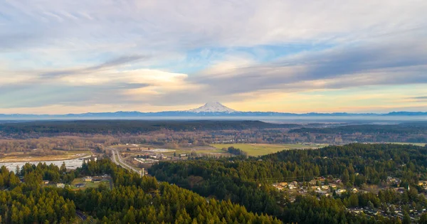 Гора Рейнер Горизонте Над Олимпией Вашингтон — стоковое фото
