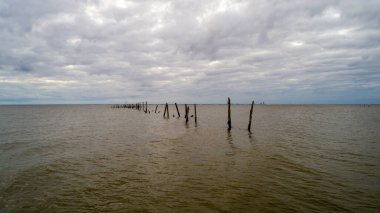 Gün batımında Daphne, Alabama 'da Mobile Körfezi' nde Mayday Rıhtımı 