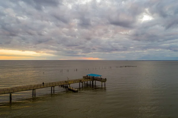 阿拉巴马州达芙妮市落日时分 莫比尔湾的五月天码头 — 图库照片