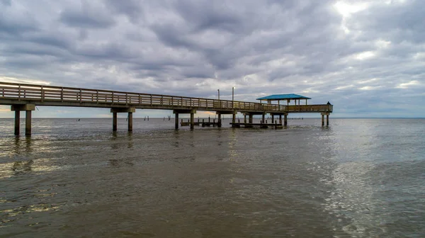 Προβλήτα Κινδύνου Στο Mobile Bay Στο Ηλιοβασίλεμα Στο Daphne Alabama — Φωτογραφία Αρχείου