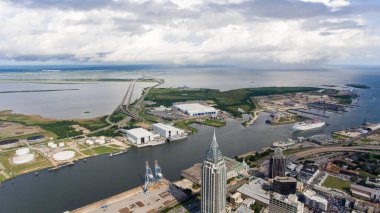 Şehir merkezi Mobil, Alabama ufuk çizgisi ve şehir manzarası 
