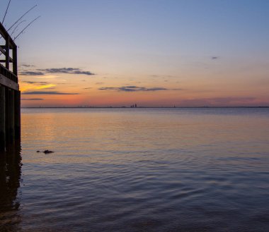 Mayıs 'ta Alabama Körfezi' nde Mobil Körfez Günbatımı 