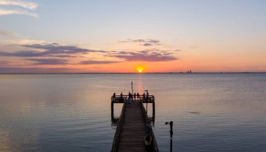 Mayıs 'ta Alabama Körfezi' nde Mobil Körfez Günbatımı 