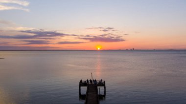 Mayıs 'ta Alabama Körfezi' nde Mobil Körfez Günbatımı 