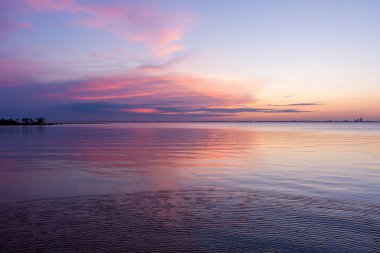 Mayıs 'ta Alabama Körfezi' nde Mobil Körfez Günbatımı 