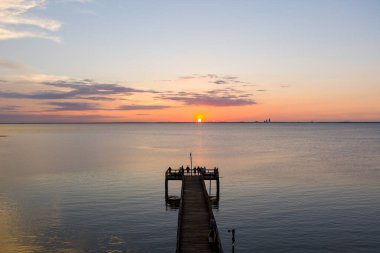 Mayıs 'ta Alabama Körfezi' nde Mobil Körfez Günbatımı 
