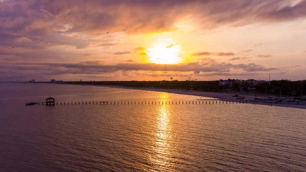 Vista Aérea Costa Golfo Biloxi Mississippi Beira Mar Pôr Sol — Fotografia de Stock