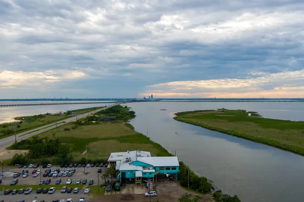 Der Mobile Bay Damm Bei Sonnenuntergang Der Golfküste Von Alabama — Stockfoto