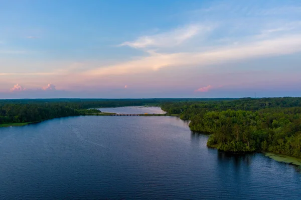 Flygfoto Över Big Creek Lake Vid Solnedgången — Stockfoto