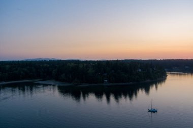 Olympia, Washington 'daki Puget Sound' da gün batımı 