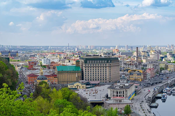 Вид на Киев с смотровой площадки над Днепром. Украина — стоковое фото