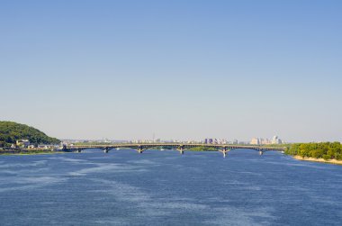Kiev, Dnieper Nehri Ukraine.Banks görünümünü.
